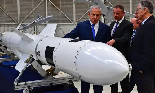 രണ്ട് ആണവശക്തികളുടെ കാപട്യനാടകം