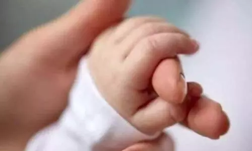 അ​സാ​ധാ​ര​ണ വൈ​ക​ല്യ​ത്തി​ൽ കു​ഞ്ഞ്​ പി​റ​ന്ന സം​ഭ​വം: ചി​കി​ത്സാ​വീ​ഴ്ച ക​ണ്ടെ​ത്തി​യി​ട്ടും ഡോക്ടർമാ​ർക്കെതി​രെ ന​ട​പ​ടി​യെ​ടു​ക്കാ​ത്തതിനെതിരെ കു​ടും​ബം ഹൈ​കോ​ട​തി​യി​ലേ​ക്ക്