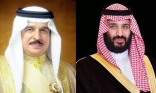 മേ​ഖ​ല​യി​ലെ സം​ഘ​ർ​ഷ​ത്തെ​ക്കു​റി​ച്ച് ച​ർ​ച്ച ചെ​യ്ത് സൗ​ദി കി​രീ​ടാ​വ​കാ​ശി​യും ഹ​മ​ദ് രാ​ജാ​വും