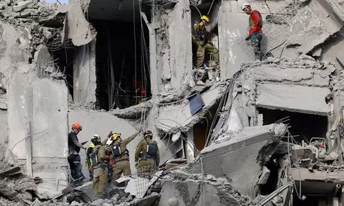 ‘ഹൂത്തികൾ ആക്രമിച്ചപ്പോൾ ഞങ്ങൾ ഉറങ്ങിയിരുന്നു; പക്ഷേ, ഇ​പ്പോൾ കെട്ടിടങ്ങൾ തകർന്നുവീഴുന്നു, അടുത്തത് ഞാനായിരിക്കാം എന്ന ചിന്തയാണ്’ -ഇറാൻ പ്രത്യാക്രമണത്തെ കുറിച്ച് ഇസ്രായേൽ പൗരൻമാർ