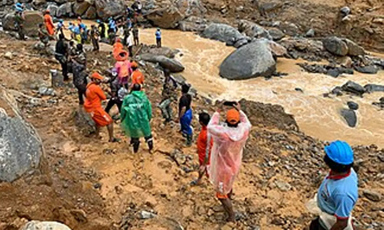 വയനാട് ഉരുൾപൊട്ടൽ: പുഴയി​ലെ അവശിഷ്ടം നീക്കാൻ 195.55 കോടി; ഊരാളുങ്കല്‍ സൊസൈറ്റിക്ക് കരാർ