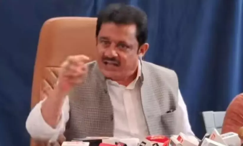 ദ​രി​ദ്ര ഭ​വ​ന പ​ദ്ധ​തി​യി​ൽ വീ​ട് അ​നു​വ​ദി​ക്കാ​ൻ കൈ​ക്കൂ​ലി; ഏ​ത് അ​ന്വേ​ഷ​ണ​വും നേ​രി​ടാ​ൻ ത​യാ​റെ​ന്ന് മ​ന്ത്രി സ​മീ​ർ ഖാ​ൻ