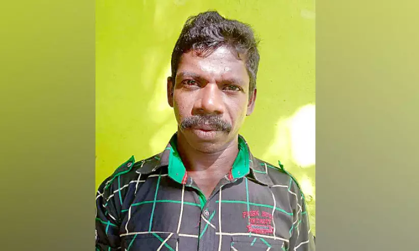 വാ​ഴ​ച്ചാ​ൽ ഉ​ന്ന​തി​യി​ലെ അ​ന്തേ​വാ​സി മ​രി​ച്ച​ത് പേ​വി​ഷ​ബാ​ധ മൂ​ല​മെ​ന്ന് പ​രി​ശോ​ധ​ന ഫ​ലം