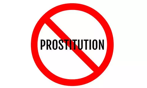 സ​ലൂ​ണി​ന്റെ മ​റ​വി​ൽ പെ​ൺ​വാ​ണി​ഭം