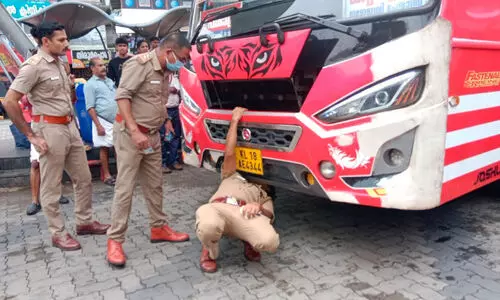 അമിത വേഗവും അശ്രദ്ധയും; പേ​രാ​മ്പ്ര​യി​ൽ ബ​സു​ക​ളി​ൽ പ​രി​ശോ​ധ​ന