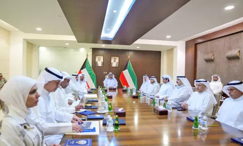 തിരക്കിട്ട കൂടിയാലോചനകൾ, ഒരുക്കങ്ങൾ