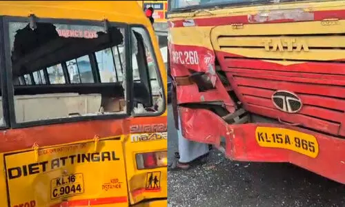 സ്കൂൾ ബസിൽ കെ.എസ്.ആർ.ടി.സി ബസിടിച്ച് 11 പേർക്ക് പരിക്ക്