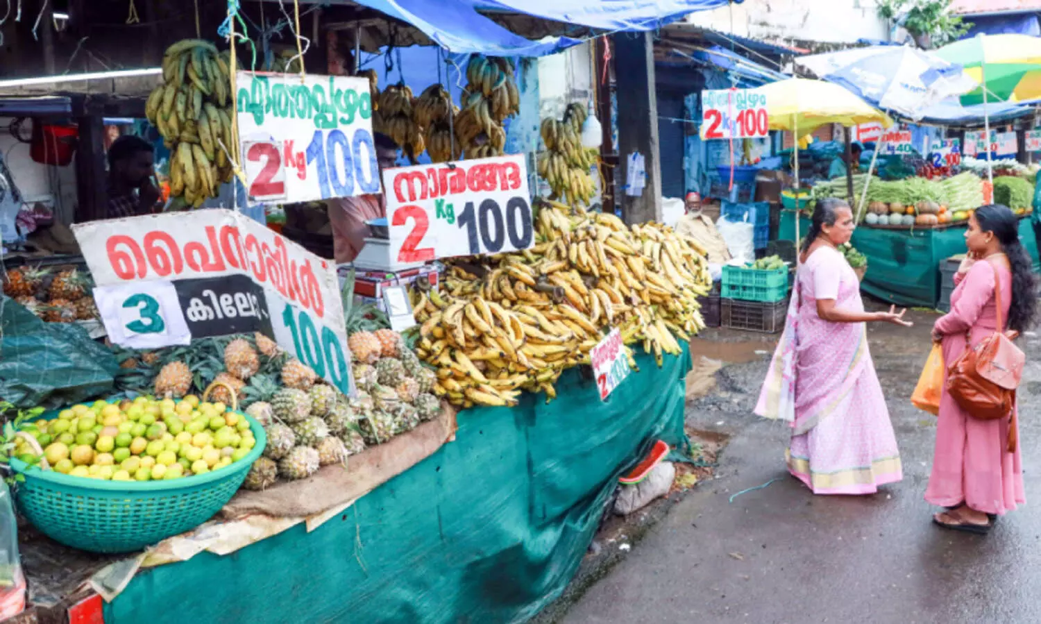 അടുക്കളകളിൽ ‘എരിതീ’; മഴക്കെടുതിക്ക്​ പിന്നാലെ പച്ചക്കറി, പലവ്യഞ്ജന വിലക്കുതിപ്പ്