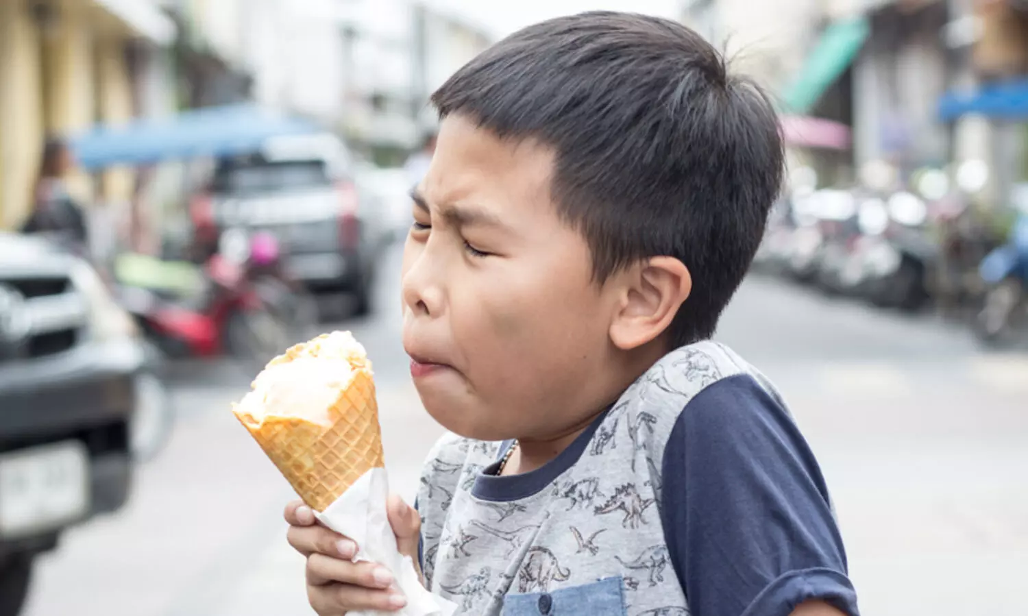 ഐസ്ക്രീം കഴിക്കുമ്പോൾ തലവേദന അനുഭവപ്പെടാറുണ്ടോ?