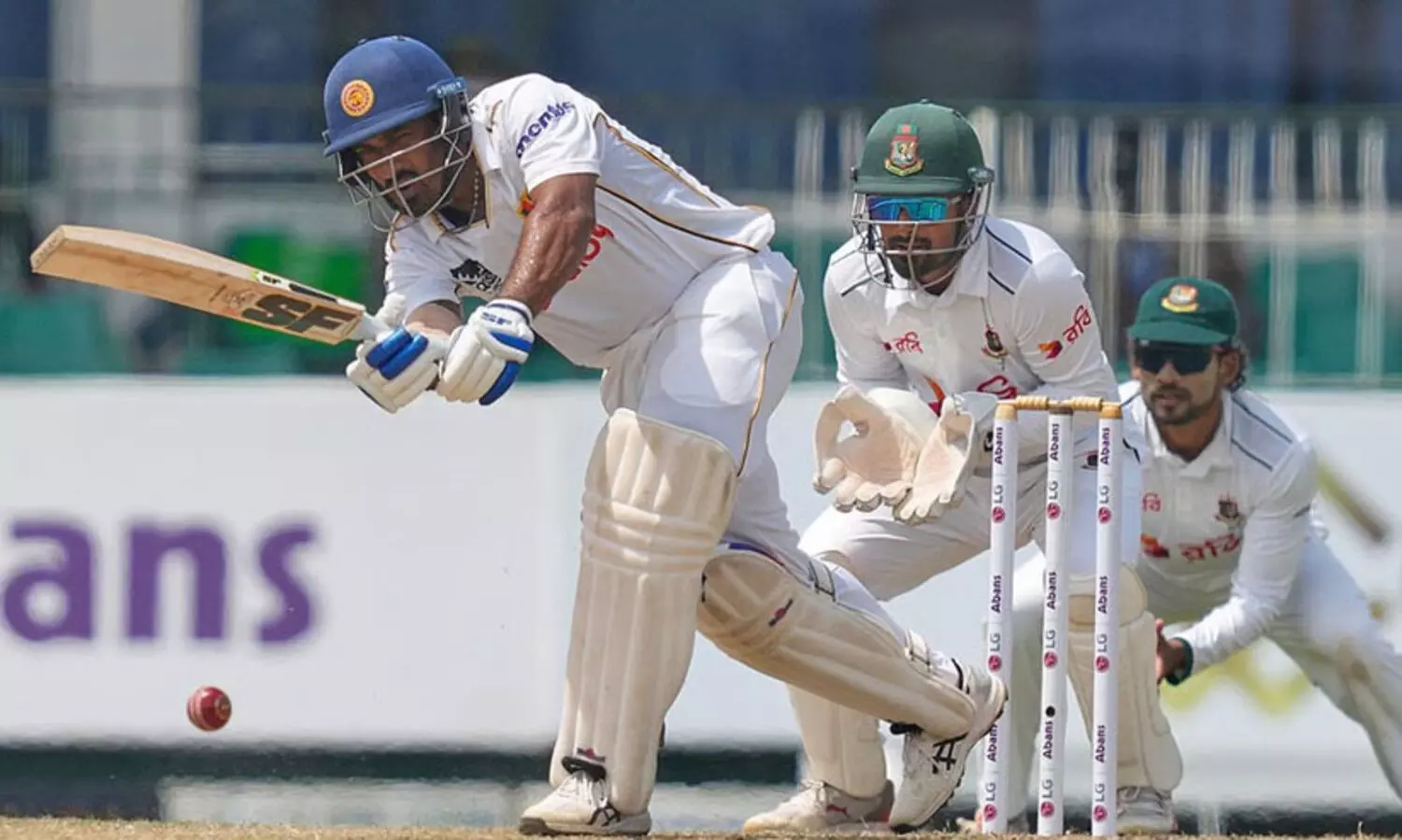 ബംഗ്ലാദേശിനെതിരായ രണ്ടാം ടെസ്റ്റ് ; ശ്രീലങ്ക ശക്തമായ നിലയില്‍