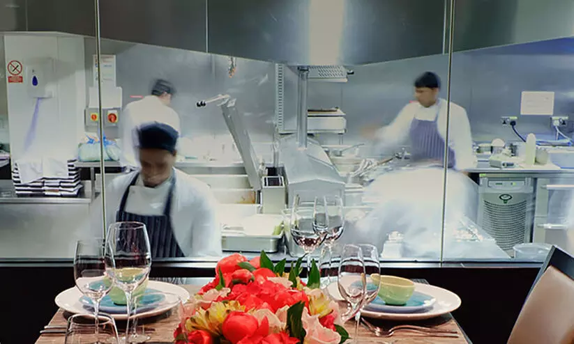 ഭക്ഷ്യസുരക്ഷ: വ്യാജ മെഡിക്കല് സര്ട്ടിഫിക്കറ്റ് നല്കുന്ന ഡോക്ടര്മാരുടെ ലൈസന്സ് സസ്പെൻഡ് ചെയ്യും ഭക്ഷ്യസുരക്ഷ: വ്യാജ മെഡിക്കല് സര്ട്ടിഫിക്കറ്റ് നല്കുന്ന ഡോക്ടര്മാരുടെ ലൈസന്സ് സസ്പെൻഡ് ചെയ്യും