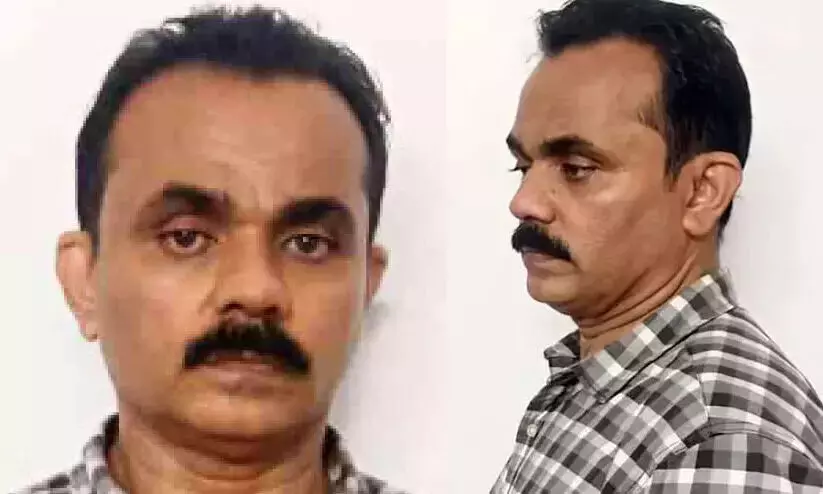 പീഡനക്കേസ് പ്രതിയായ കണ്ണൂർ സർവകലാശാല പ്രഫസർക്ക് സസ്പെൻഷൻ