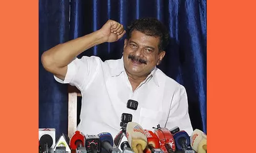 അൻവറിനെതിരായ ഫോണ്‍ ചോര്‍ത്തല്‍ വിവാദം: സർക്കാർ എന്തുകൊണ്ടാണ് അന്വേഷണം അവസാനിപ്പിച്ചതെന്ന് ഹൈകോടതി