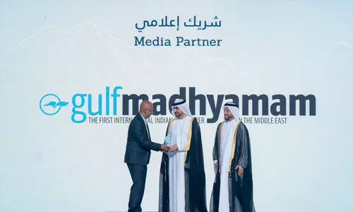 ഷാർജ എക്സലൻസ്​ അവാർഡ്​ വേദിയിൽ ‘ഗൾഫ്​ മാധ്യമ’ത്തിന്​ ആദരം