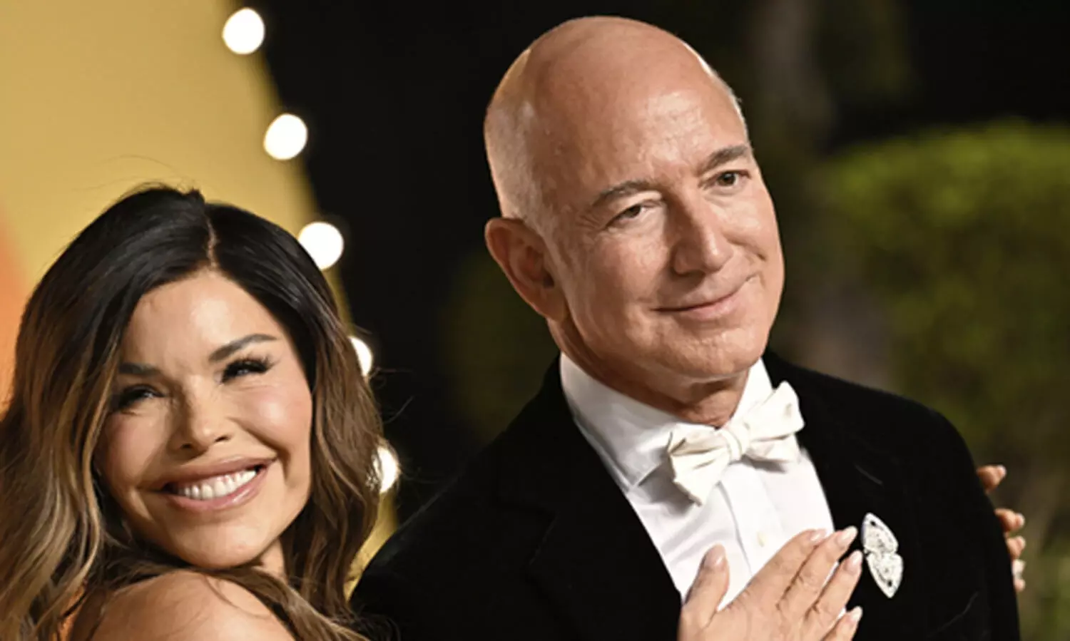 വധുവിന്റെ വസ്ത്രത്തിന് മാത്രം 12 കോടി; ആമസോൺ തലവൻ ജെഫ് ബെസോസിന്റെ വിവാഹ മാമാങ്കത്തിന് ഇറ്റലിയിൽ തുടക്കം