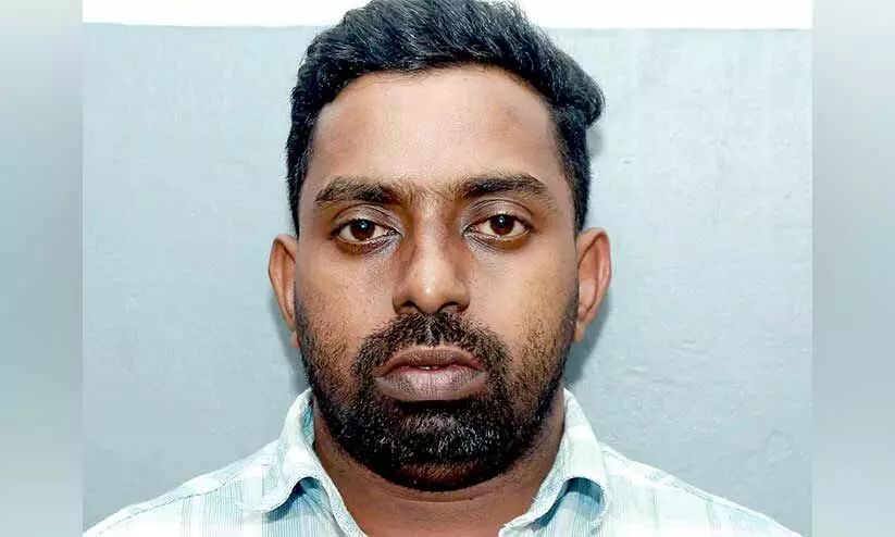 35 ലക്ഷത്തിന്റെ തട്ടിപ്പ് നടത്തിയ കൺസ്യൂമർ ഫെഡ് ജീവനക്കാരൻ അറസ്റ്റിൽ 35 ലക്ഷത്തിന്റെ തട്ടിപ്പ് നടത്തിയ കൺസ്യൂമർ ഫെഡ് ജീവനക്കാരൻ അറസ്റ്റിൽ