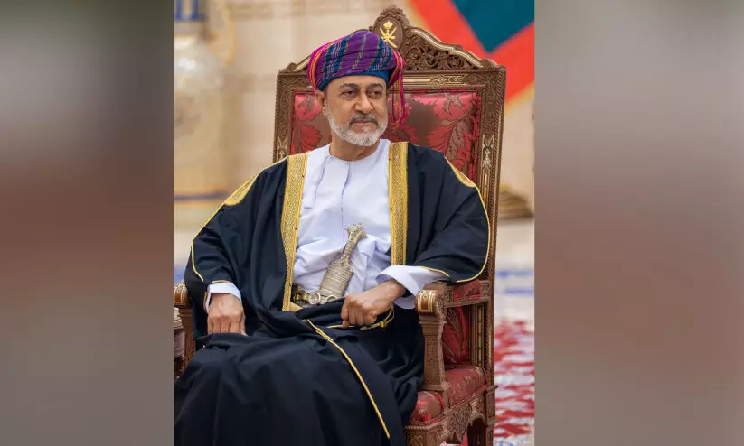 പു​തു​വ​ത്സ​രാ​ശം​സ​ക​ൾ നേ​ർ​ന്ന് സു​ൽ​ത്താ​ൻ