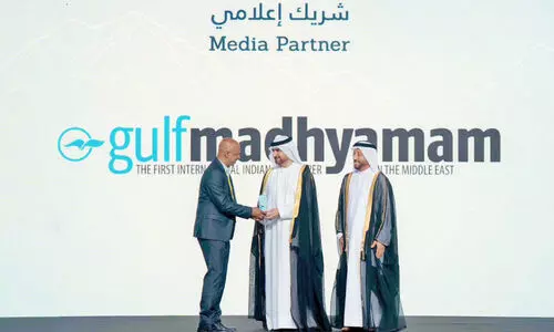 ഷാ​ർ​ജ എ​ക്സ​ല​ൻ​സ്​ അ​വാ​ർ​ഡ്​   വേ​ദി​യി​ൽ ‘ഗ​ൾ​ഫ്​ മാ​ധ്യ​മ’​ത്തി​ന്​ ആ​ദ​രം