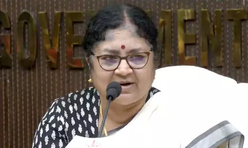 രജിസ്​ട്രാറുടെ സസ്​പെൻഷൻ: അധികാരപരിധി ലംഘിച്ചു; പിൻവലിക്കണമെന്ന്​ വി.സിക്ക്​ മന്ത്രി ബിന്ദുവിന്‍റെ കത്ത്​