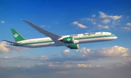 പറക്കുന്നതിനിടെ വിമാനത്തിലെ കാബിൻ മാനേജർ മരിച്ചു; ജിദ്ദ-ലണ്ടൻ സൗദി എയർലൈൻസിലാണ് സംഭവം