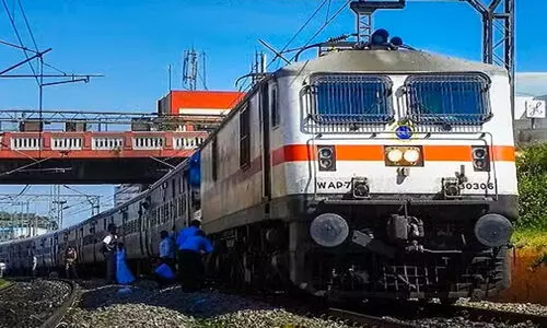 വിരമിച്ചവർക്ക്​ പുനർനിയമനം: ആളെക്കിട്ടാൻ ‘ആരോഗ്യത്തിൽ വെള്ളം ചേർത്ത്​’ റെയിൽവേ