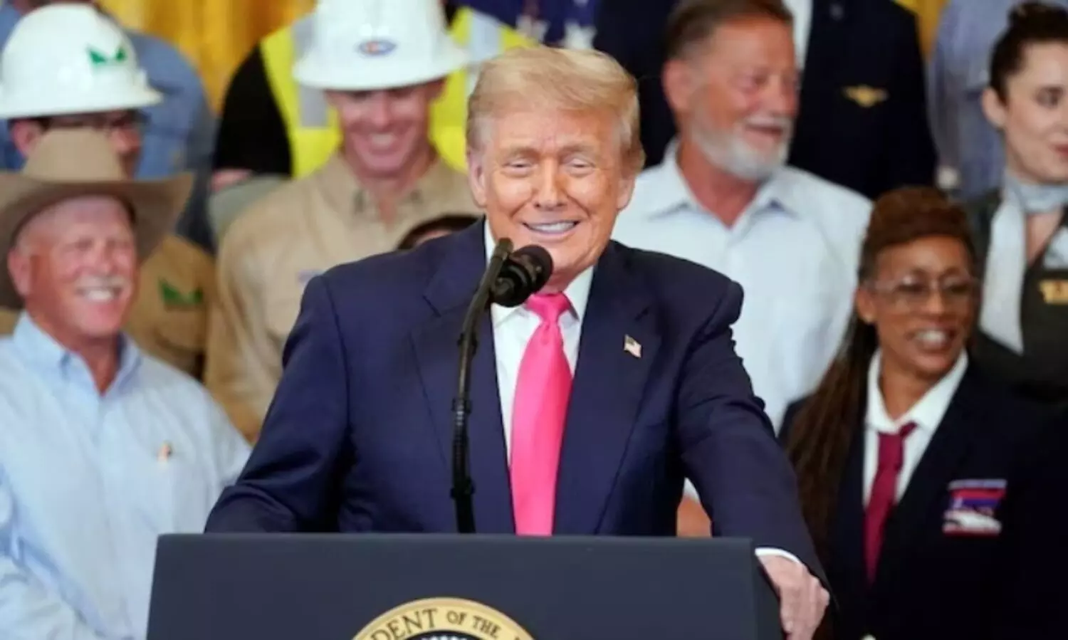 യു.എസ് ടെക്‌ കമ്പനികള്‍ക്ക് മേല്‍ നികുതി; കാനഡയുമായുള്ള വ്യാപാര ചര്‍ച്ചകൾ അവസാനിപ്പിച്ചെന്ന് ട്രംപ്