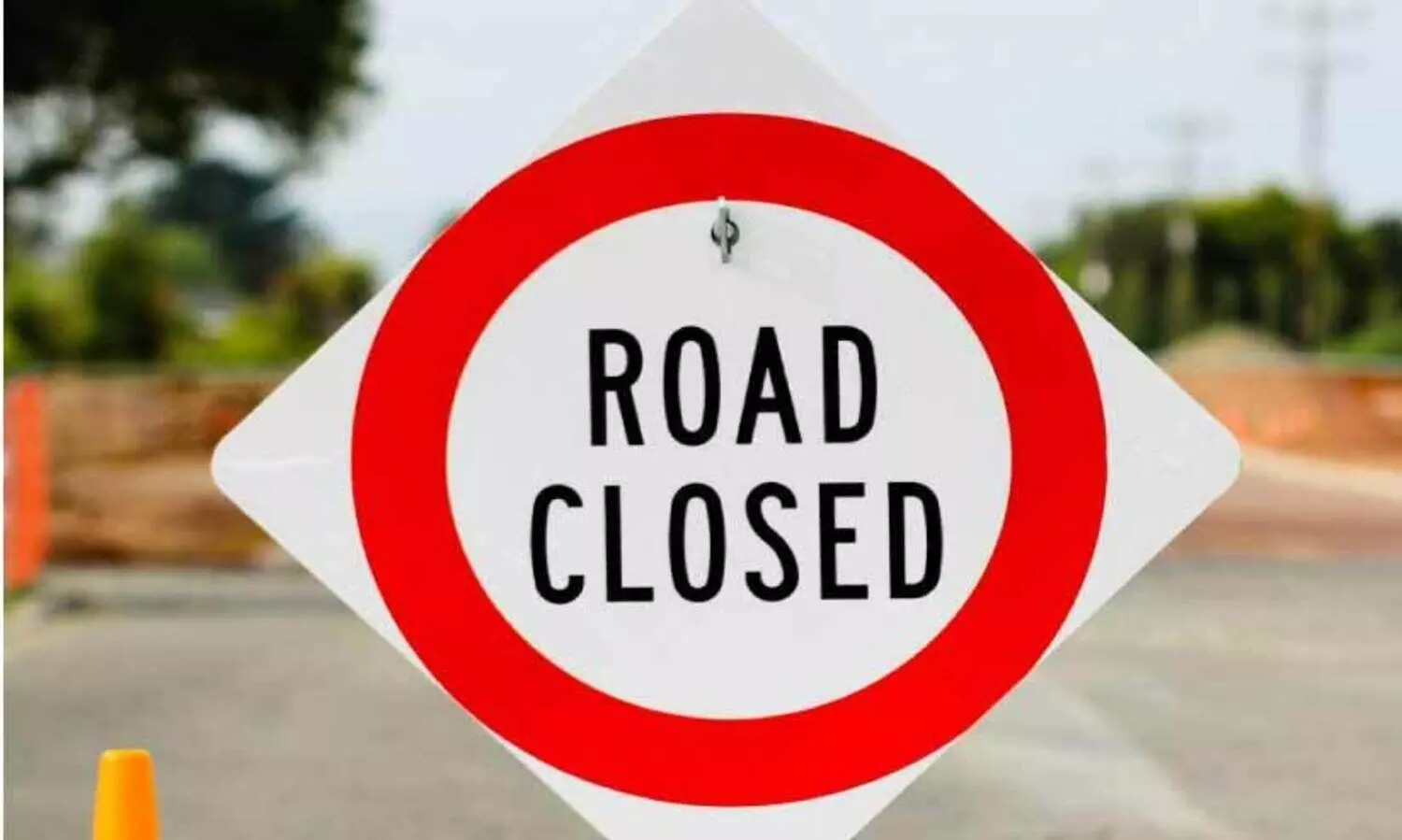 ജ​വാ​സാ​ത്ത്‌ റൗ​ണ്ട് എ​ബൗ​ട്ട് ഭാ​ഗി​ക​മാ​യി അ​ട​ച്ചു