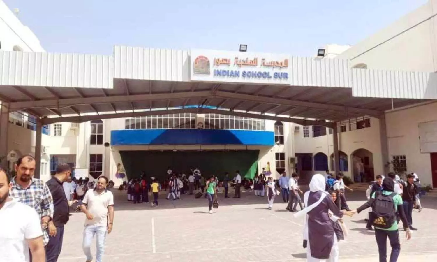 സൂ​ർ ഇ​ന്ത്യ​ൻ സ്കൂ​ളി​ലെ ഫീ​സ്‍ വ​ർ​ധ​ന; ബോ​ർ​ഡും കൈ​യൊ​ഴി​ഞ്ഞു