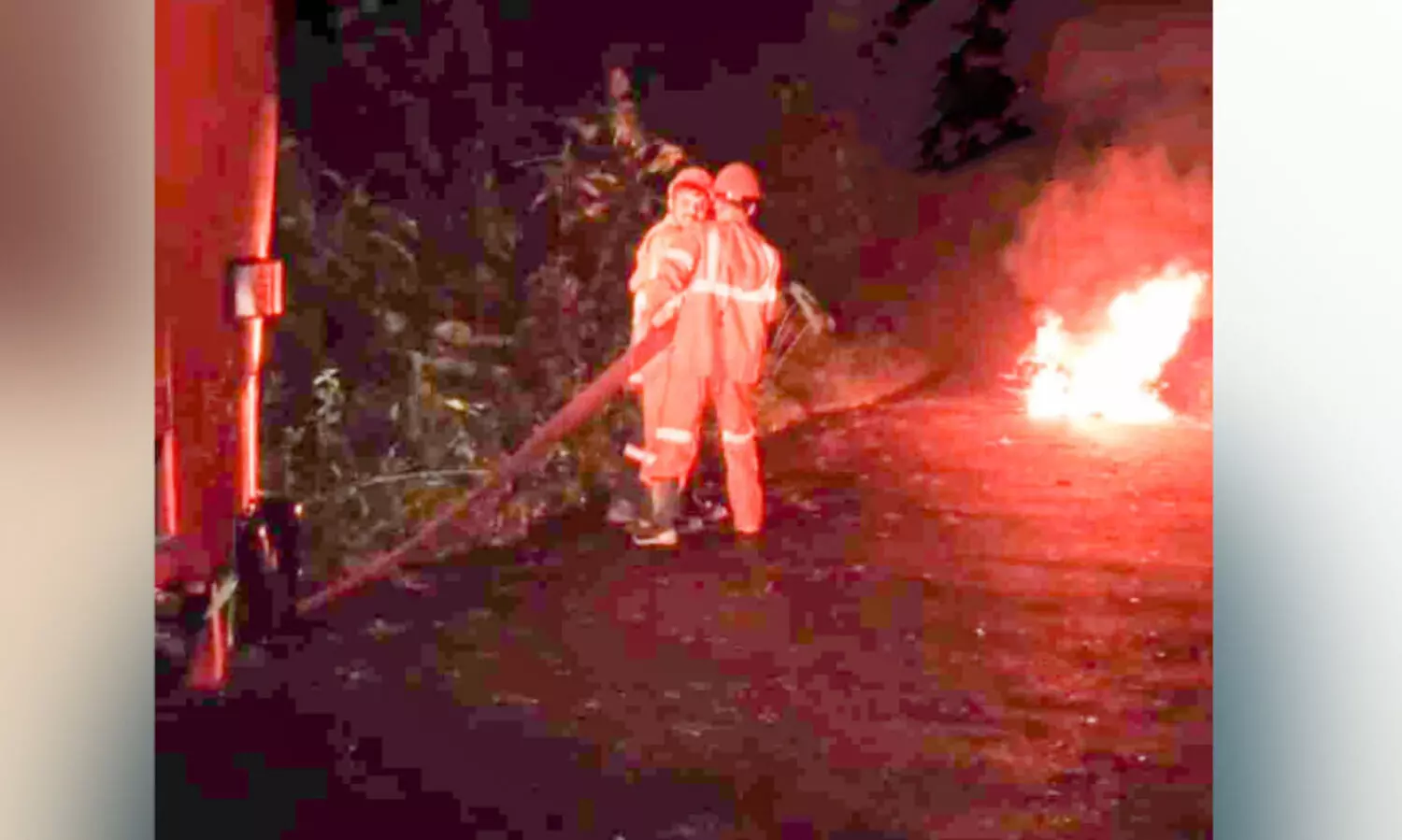 ഓടിക്കൊണ്ടിരുന്ന  സ്കൂട്ടറിന് തീപിടിച്ചു