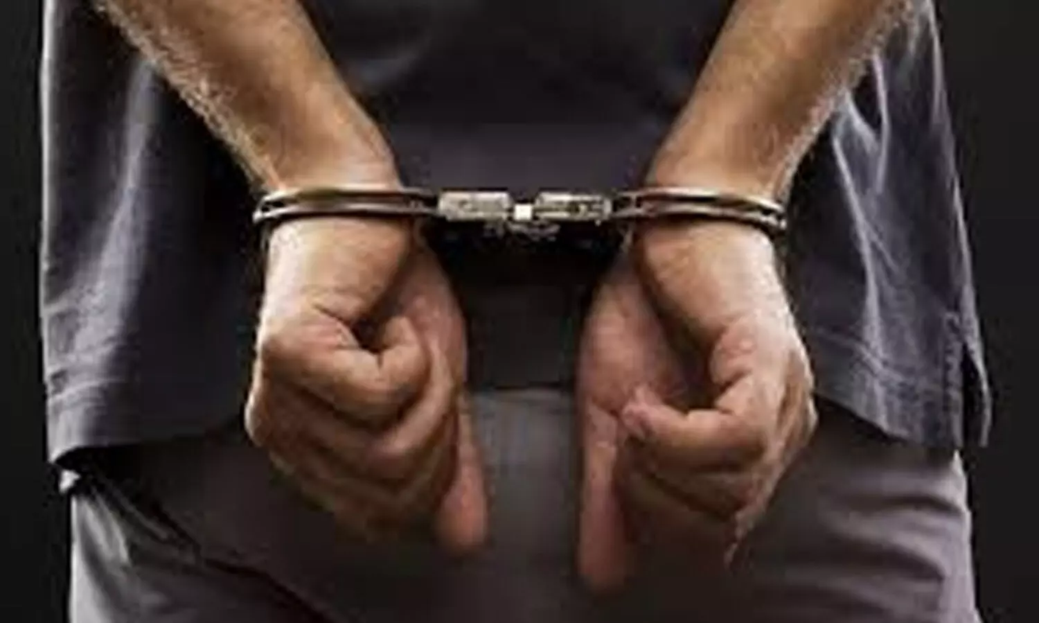 സോ​ഷ്യ​ൽ മീ​ഡി​യ ദു​രു​പ​യോ​ഗം ചെ​യ്ത മൂ​ന്നു​പേ​ർ അ​റ​സ്റ്റി​ൽ