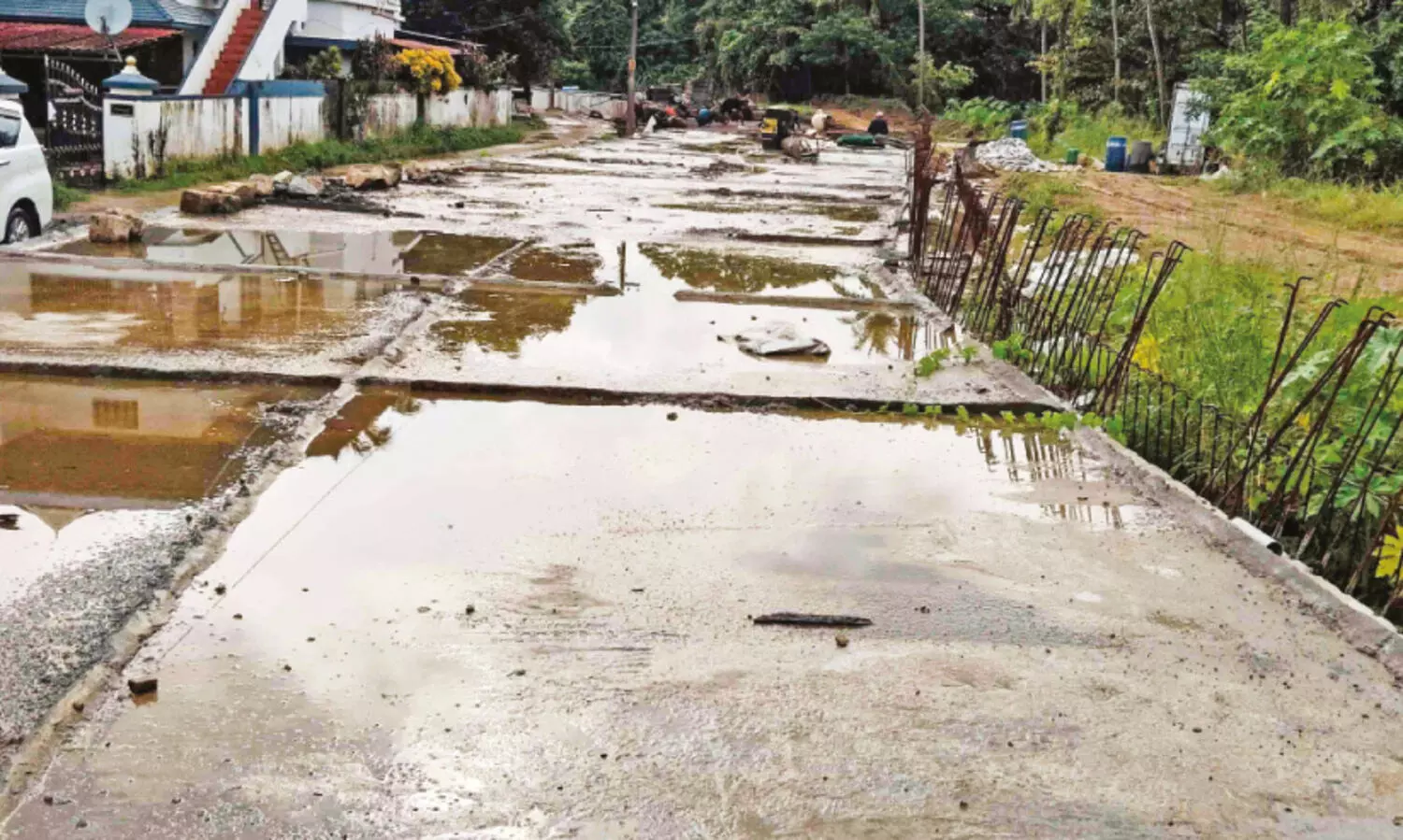 ആ​ല​ത്തൂ​ർ ടൗ​ൺ ബൈ​പാ​സ് റോ​ഡ് നി​ർ​മാ​ണം പു​രോ​ഗ​മി​ക്കു​ന്നു