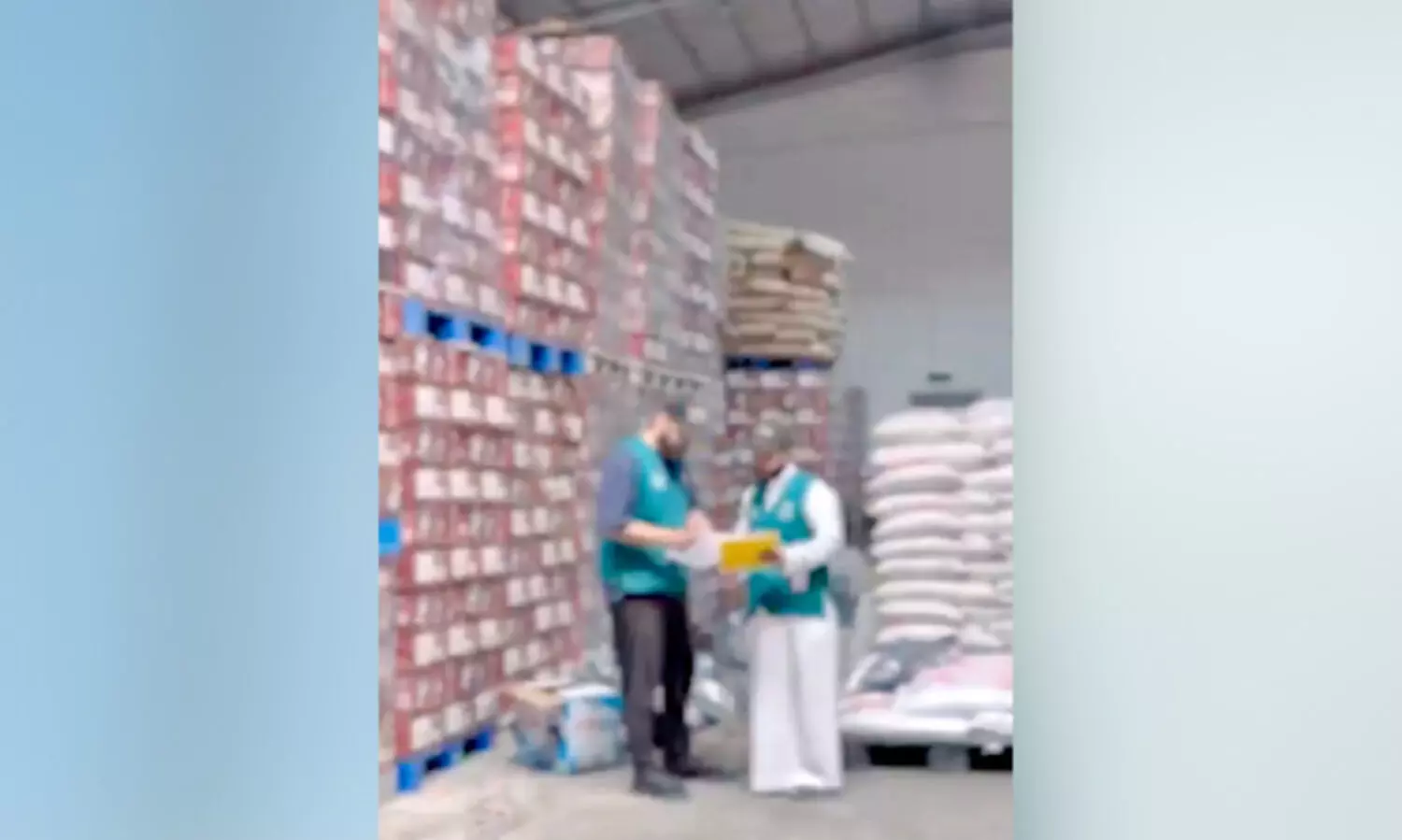 റി​യാ​ദി​ൽ വ്യാ​ജ അ​രി​കേ​ന്ദ്രം ക​ണ്ടെ​ത്തി, പ്ര​മു​ഖ ബ്രാ​ൻ​ഡു​ക​ളു​ടെ വ്യാ​ജം; 2700 കി​ലോ അ​രി പി​ടി​കൂ​ടി