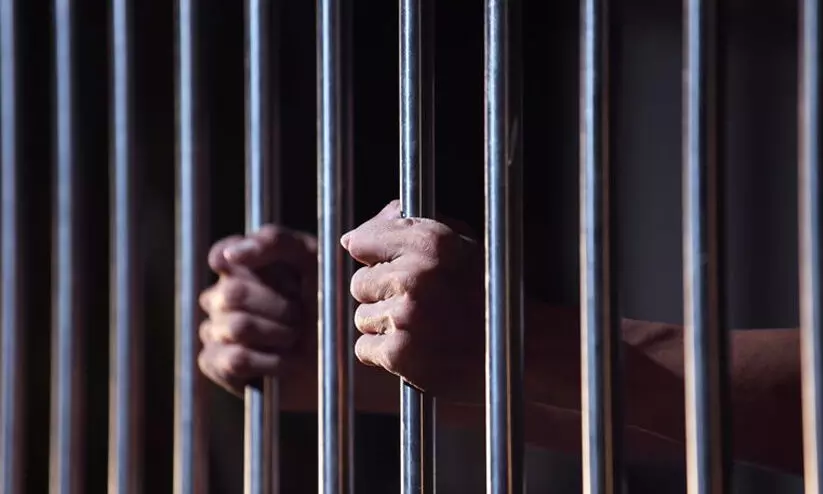 ജ​യി​ലി​ൽ ത​ട​വു​കാ​ർ ഏ​റ്റു​മു​ട്ടി; ഒ​രാ​ൾ ആ​ശു​പ​ത്രി​യി​ൽ