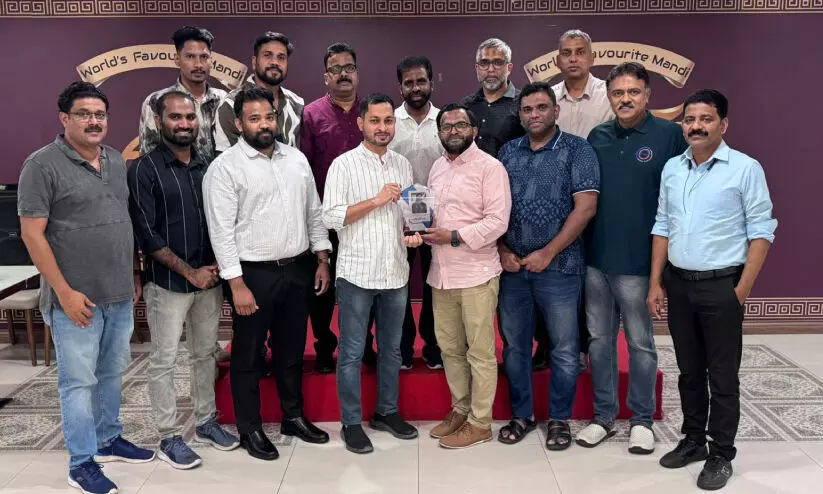 ഹു​ബൈ​ബി​ന് യാ​ത്ര​യ​യ​പ്പ് ന​ല്‍കി