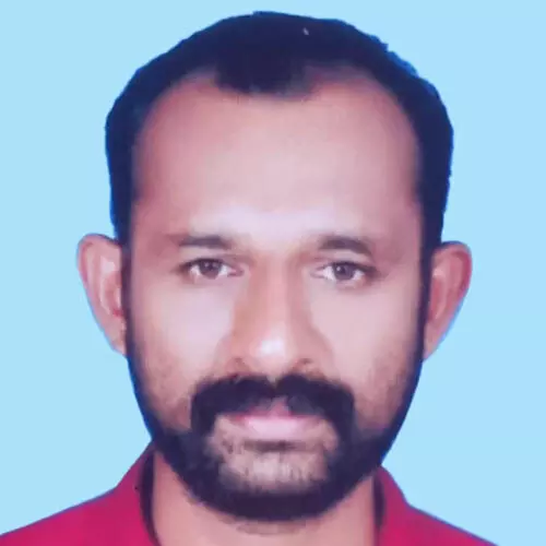 ജി​ല്ല ആ​ശു​പ​ത്രി​യി​ൽ നി​ന്ന് ഡി​സ്ചാ​ർ​ജ് ചെ​യ്ത് വീ​ട്ടി​ലെ​ത്തി​യ യു​വാ​വ് കു​ഴ​ഞ്ഞു​വീ​ണ് മ​രി​ച്ചു