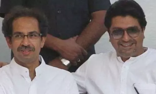 ഹി​ന്ദി നി​ർ​ബ​ന്ധം; മ​ഹാ​രാ​ഷ്ട്ര സ​ർ​ക്കാ​റി​നെ​തി​രെ രാ​ജ്​-​ഉ​ദ്ധ​വ്​ സം​യു​ക്ത മാ​ർ​ച്ച്​