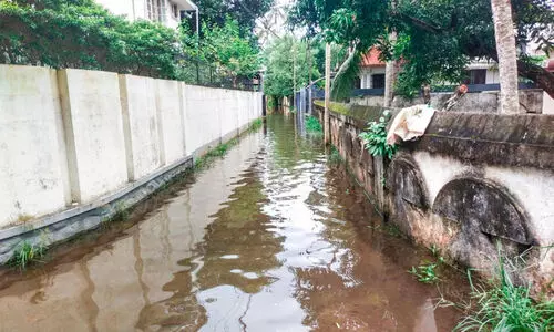 നഗരത്തിൽ ‘വെള്ളക്കെട്ട്​’ ദുരിതം; കരകയറാതെ 20 കുടുംബങ്ങൾ