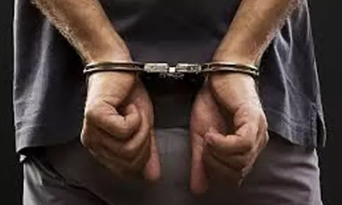 സോ​ഷ്യ​ൽ മീ​ഡി​യ ദു​രു​പ​യോ​ഗം ചെ​യ്ത മൂ​ന്നു​പേ​ർ അ​റ​സ്റ്റി​ൽ