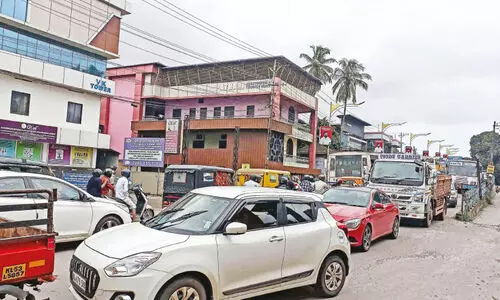 അ​ങ്ങാ​ടി​പ്പു​റം വ​ഴി ബ​സ് സ​ർ​വി​സ് പു​ന​രാ​രം​ഭി​ച്ചു