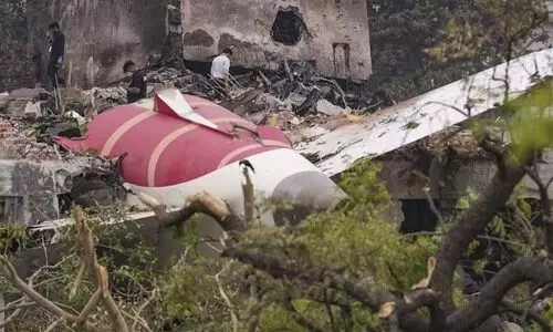 അ​ഹ്മ​ദാ​ബാ​ദ് വി​മാ​നാ​പ​ക​ട​ം: വ്യോമയാന സെക്രട്ടറിയെ പാർലമെന്ററി സമിതി വിളിച്ചുവരുത്തും