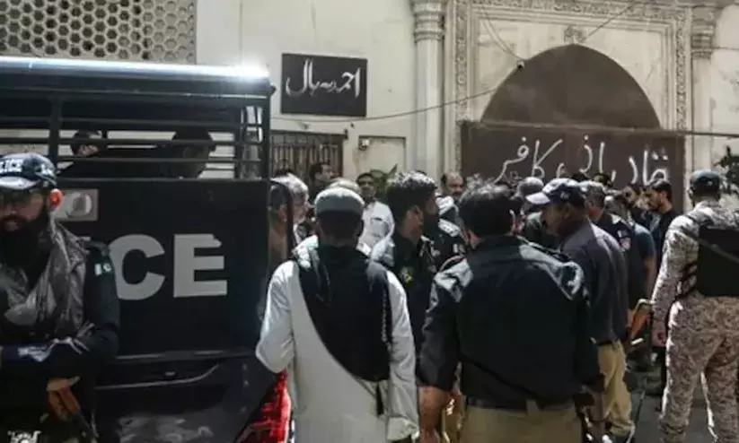 പാകിസ്താനിൽ ചാവേർ ആക്രമണം: 13 സൈനികർ കൊല്ലപ്പെട്ടു