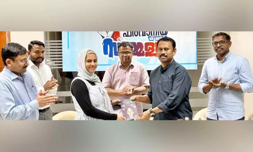 ‘സൈ​ല​ന്റ് വി​സ്പേ​ഴ്സ്’ ക​വി​താ സ​മാ​ഹാ​രം പ്ര​കാ​ശ​നം