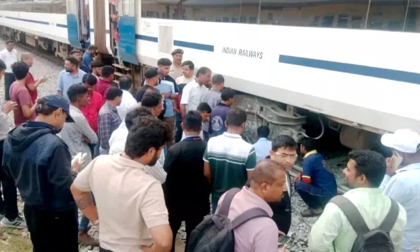 വ​ന്ദേ​ഭാ​ര​തി​ൽ തീ​പി​ടി​ത്തം