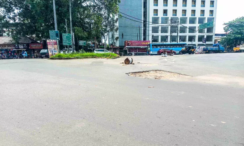 പദ്ധതികൾ മറന്നു; അപകടക്കുരുക്കഴിയാതെ പുനലൂർ