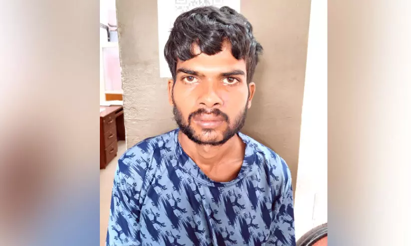 ട്രെയിനിൽ മൊബൈൽ ഫോൺ മോഷണം: അസം സ്വദേശി പിടിയിൽ ട്രെയിനിൽ മൊബൈൽ ഫോൺ മോഷണം: അസം സ്വദേശി പിടിയിൽ