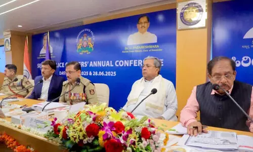 വി​ദ്വേ​ഷ പ്ര​സം​ഗ​ക​ർ​ക്കെ​തി​രെ പൊ​ലീ​സ് സ്വ​മേ​ധ​യാ കേ​സെ​ടു​ക്ക​ണം -മു​ഖ്യ​മ​ന്ത്രി