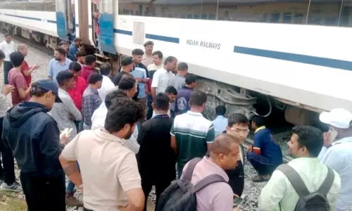 വ​ന്ദേ​ഭാ​ര​തി​ൽ തീ​പി​ടി​ത്തം