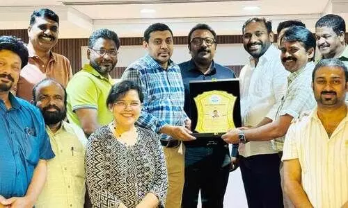 കെ.​വി. ആ​ഷി​ക്കി​ന് ജു​ബൈ​ൽ ഒ.​ഐ.​സി.​സി​യു​ടെ ആ​ദ​രം