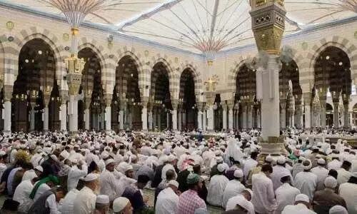 അ​ര​ല​ക്ഷം ഇ​ന്ത്യ​ൻ ഹാ​ജി​മാ​ർ നാ​ട്ടി​ലേ​ക്ക് മ​ട​ങ്ങി