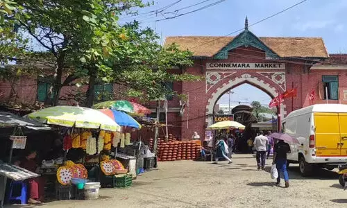 പാളയം കണ്ണിമേറ മാർക്കറ്റ് നവീകരണം; കച്ചവടക്കാരെ ഒഴിപ്പിക്കാൻ വീണ്ടും ശ്രമം പാളയം കണ്ണിമേറ മാർക്കറ്റ് നവീകരണം; കച്ചവടക്കാരെ ഒഴിപ്പിക്കാൻ വീണ്ടും ശ്രമം